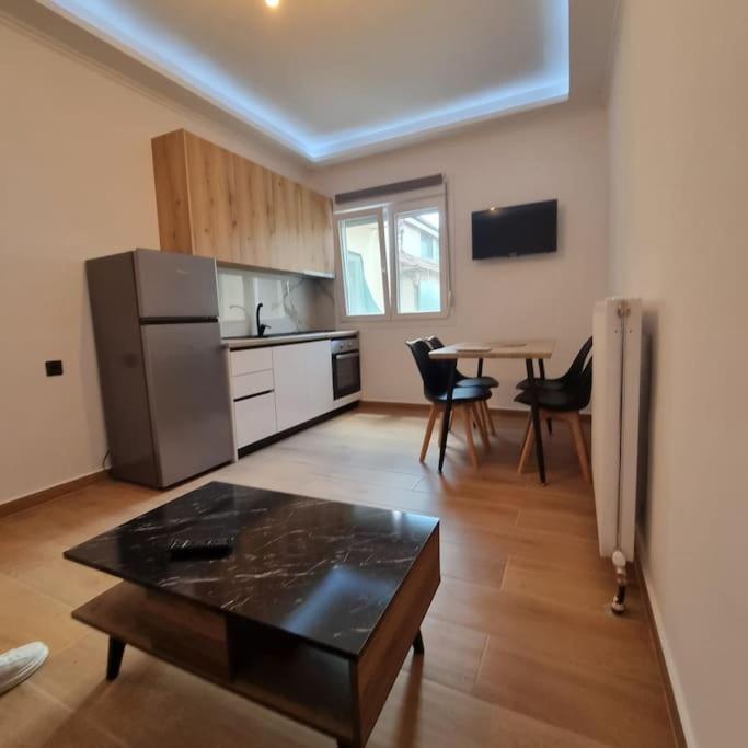 Thanos Apartment 普托莱迈达 外观 照片