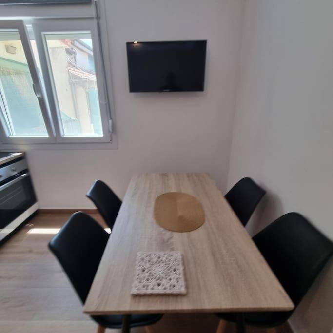 Thanos Apartment 普托莱迈达 外观 照片